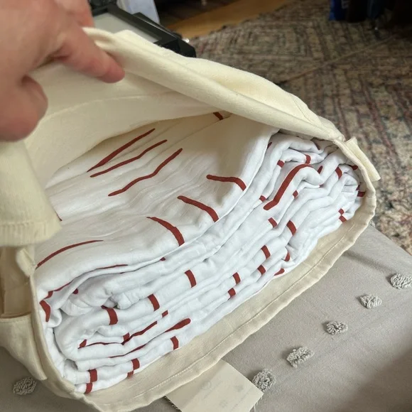 Magnolia Organics Cloud Collection Blanket Quilt -Brush Lines-Terra Cotta -Twin - Picture 4 of 12